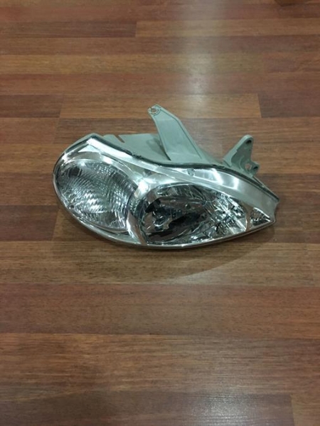 2003 KIA RİO SEDAN SAĞ FAR SÖKME VE ÇIKMA SATILIK