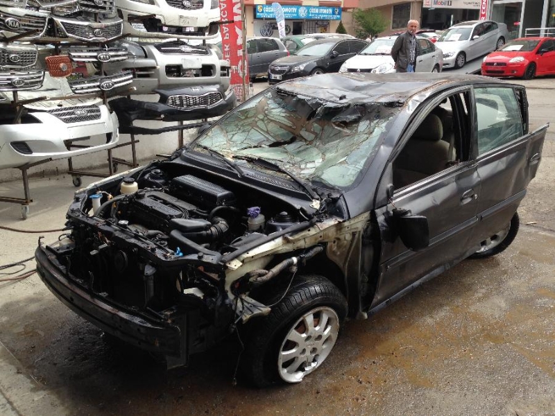 2004 KIA RİO SİYAH ÇIKMA ARAÇTAN SÖKME PARÇALAR