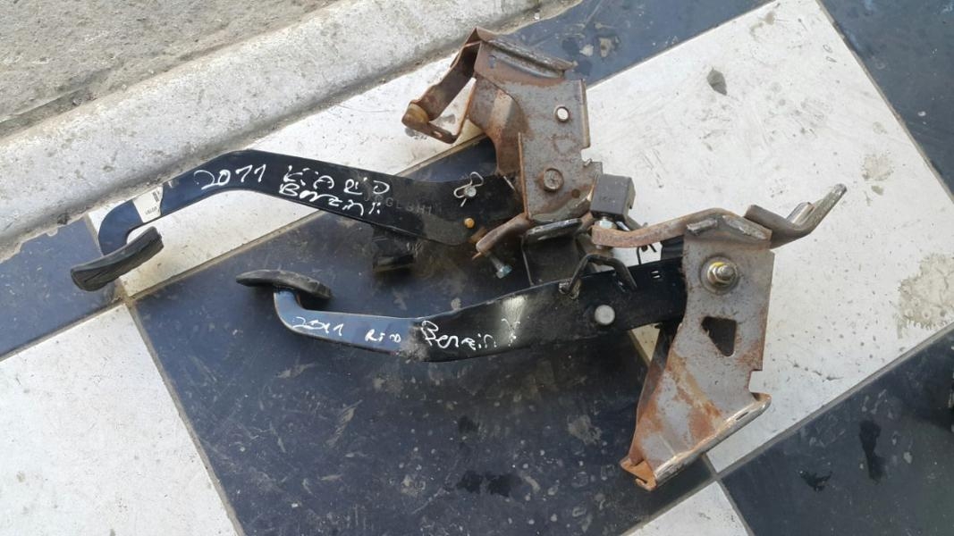 2011 KIA RİO BENZİNLİ FREN PEDALI ÇIKMA VE SÖKME