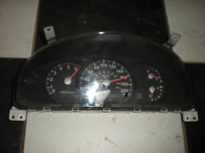 ARAÇTAN SÖKME ÇIKMA KIA SORENTO GÖSTERGE SAATİ MEVCUT