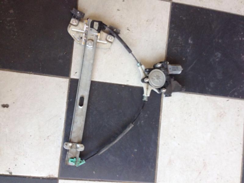 ARAÇTAN SÖKME VE ÇIKMA KIA RİO CAM KRİKOSU SATILIK