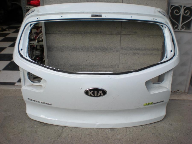 ARAÇTAN SÖKME VE ÇIKMA KIA SPORTAGE BAGAJ KAPISI SATILIK