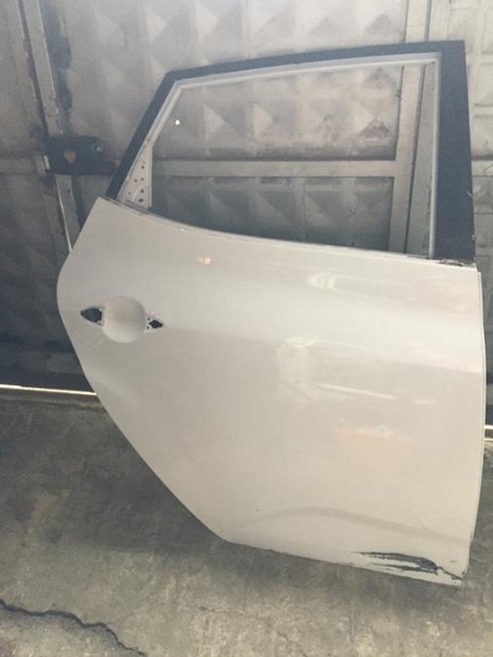 ARAÇTAN SÖKME VE ÇIKMA KIA VENGA  SAĞ ARKA KAPI