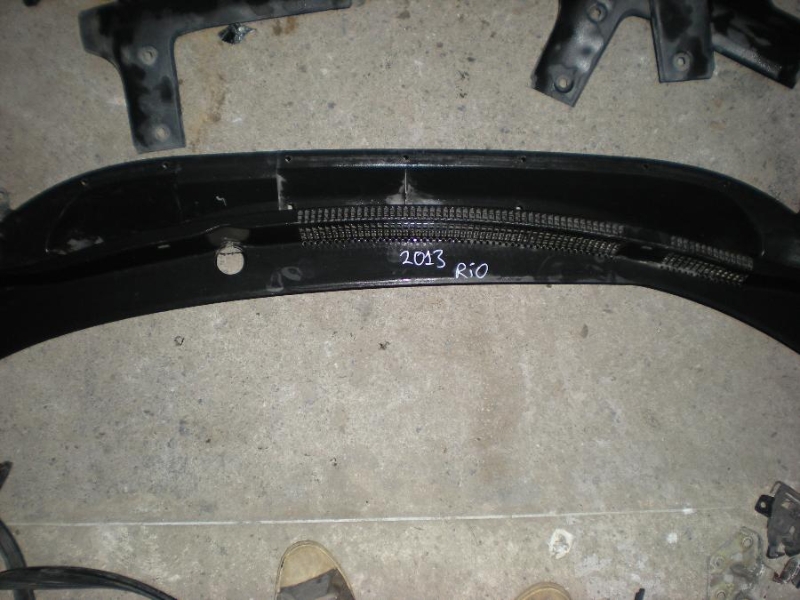 ikinci el çıkma kıa rio ön cam ızgarası