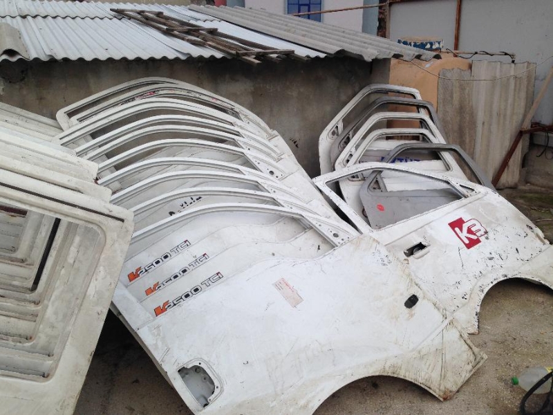 kia bongo çıkma sökmesağ kapılar satılıktır