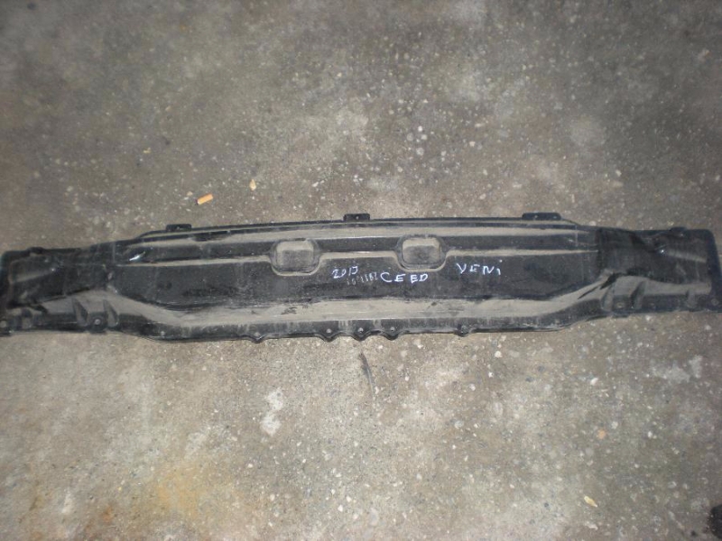 KIA CEED ÇIKMA ARKA TAMPON PLASTİĞİ