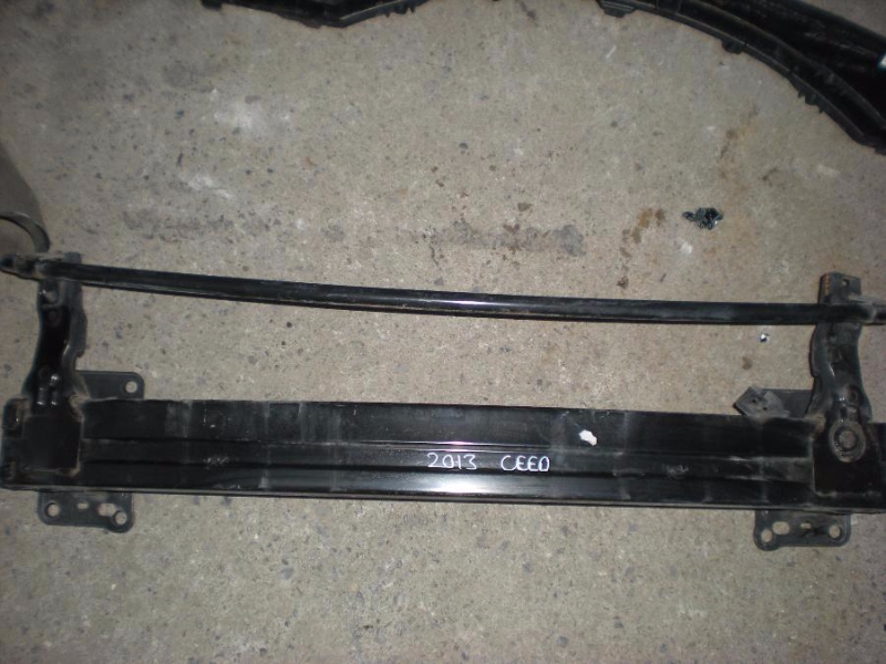 KIA CEED ÇIKMA ÖN TAMPON DEMİRİ