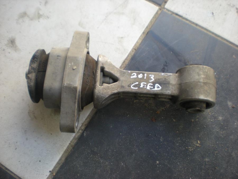 KİA CEED ÇIKMA ŞANZIMAN KULAĞI