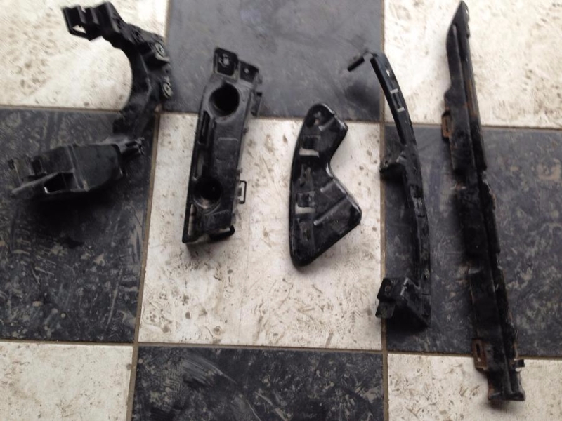 KIA CEED ÇIKMA YEDEK PARÇA TAMPON BRAKETLERİ MEVCUTTUR