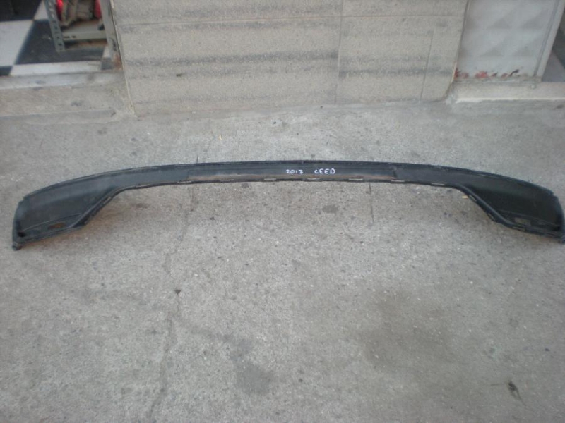 kia ceed yeni model arka tampon ızgarası satılıktır