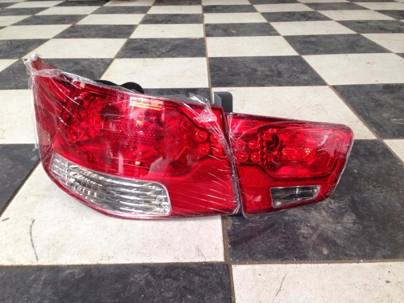 KIA CERATO İÇ DIŞ ORJINAL ÇIKMA SAĞ SOL STOPLAR MEVCUTTUR