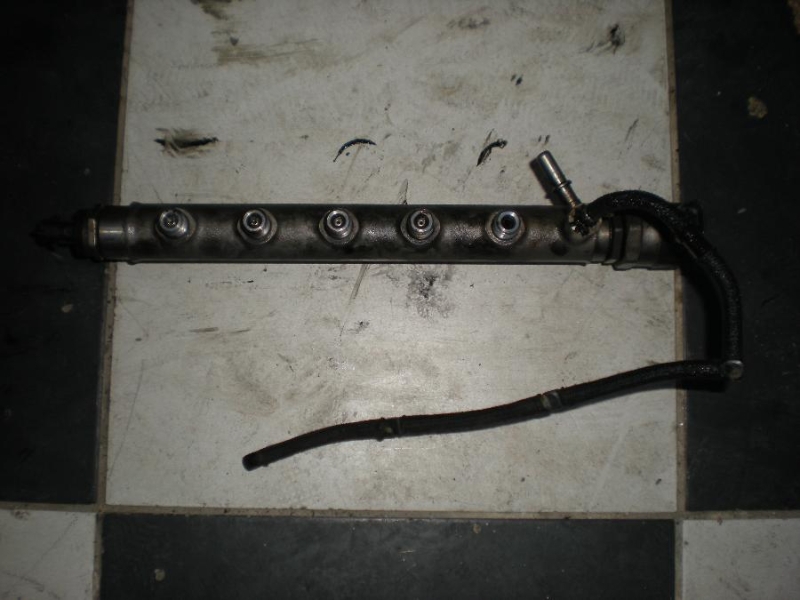 kıa çıkma ikinci el cerato enjoktör kütüğü