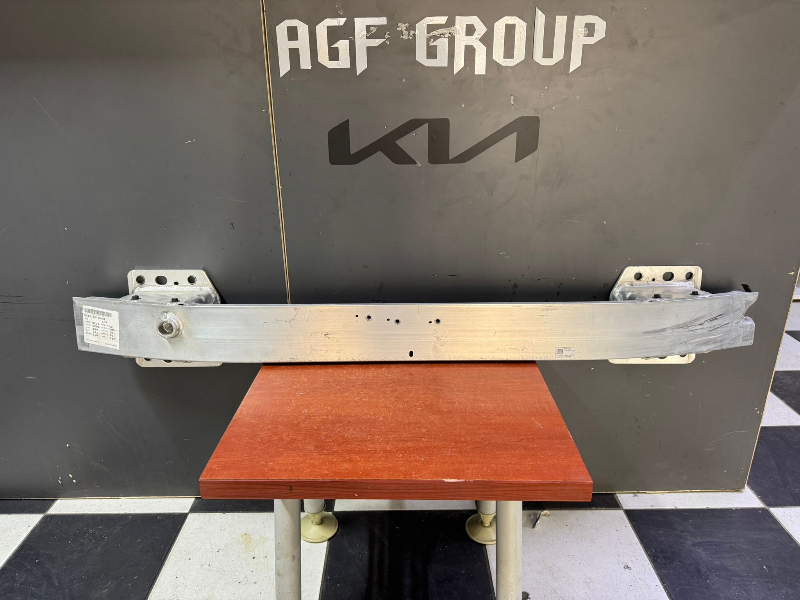 kia EV6 çıkma arka tampon demiri