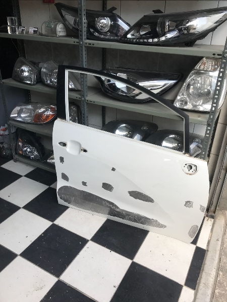 kia rio 2013 model çıkma yedek parça orjinal sağ ön kapı