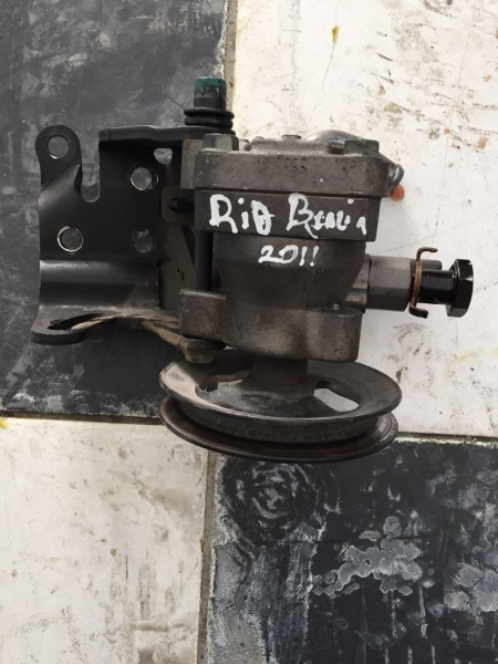 KIA RİO ÇIKMA DİREKSİYON POMPASI