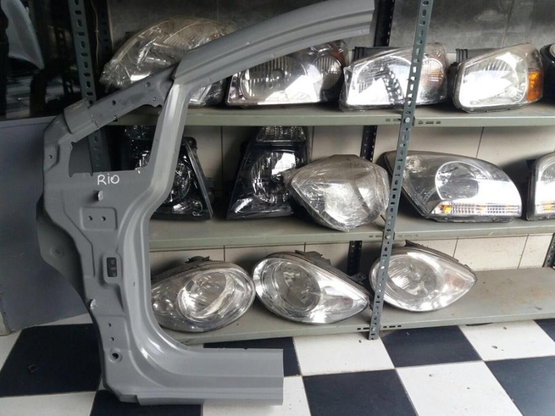 kia rio temiz çıkma orjinal parça sol ön direk satılık