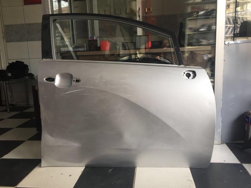 KIA RİO YENİ MODEL TEMİZ SAĞ ÖN KAPI SATILIKTIR