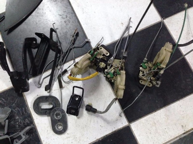 KIA SORENTO ÇIKMA ORJINAL KAPI KİLİTLERİ MEVCUT