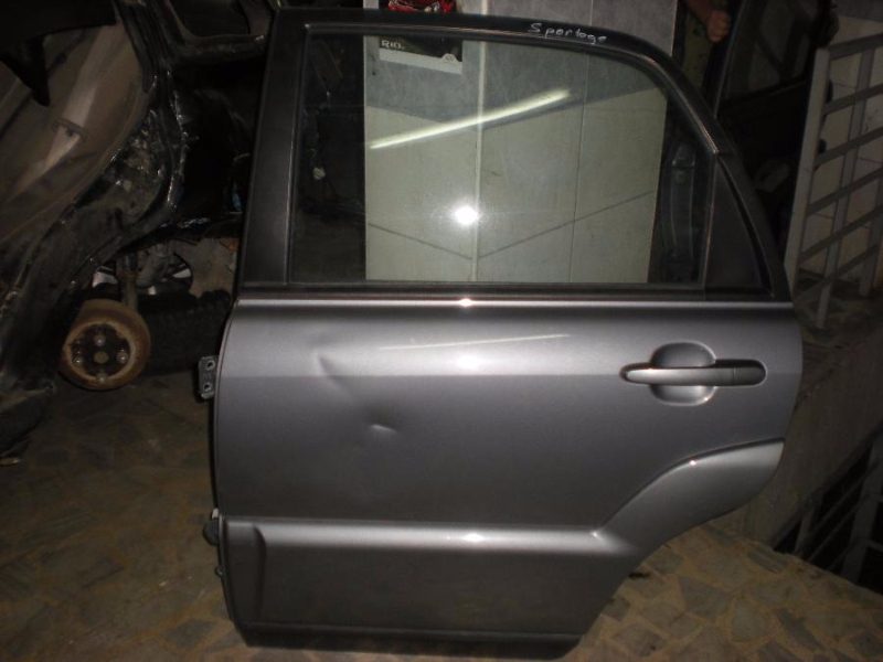 KIA SPORTAGE ÇIKMA SOL ARKA KAPI DOLU