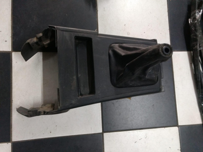 mitsubishi çıkma ve sökme ikinci el vites paneli