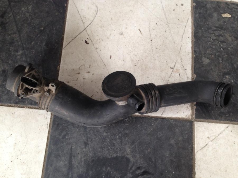 SÖKME VE ÇIKMA KIA CERATO HAVA FİLTRE BORUSU