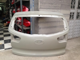 YEDEK PARÇA ÇIKMA VE SÖKME KIA SPORTAGE BAGAJ KAPISI